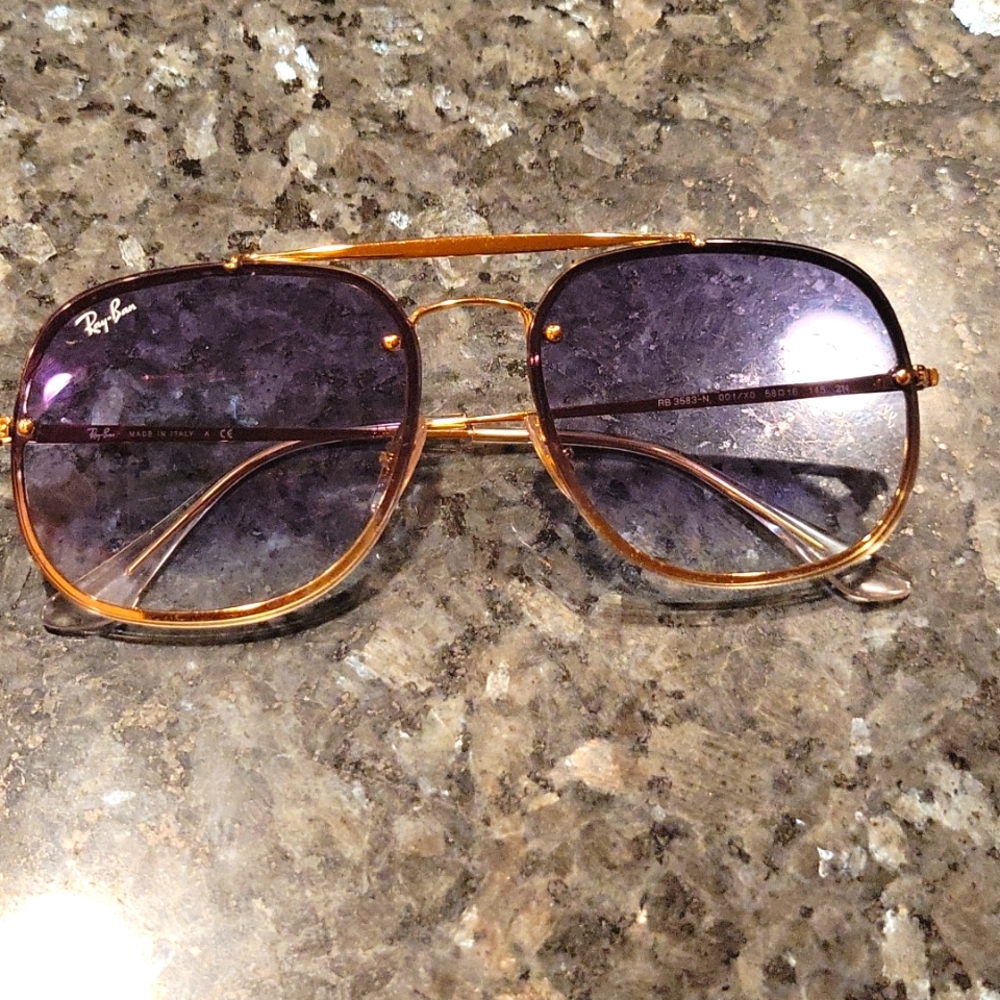 Ray Ban Sun Glasess - Picture 1 of 3